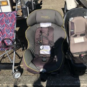 2 BABY SEATS,RECEIVED A 5 STAR RATING, 1 STROLLER